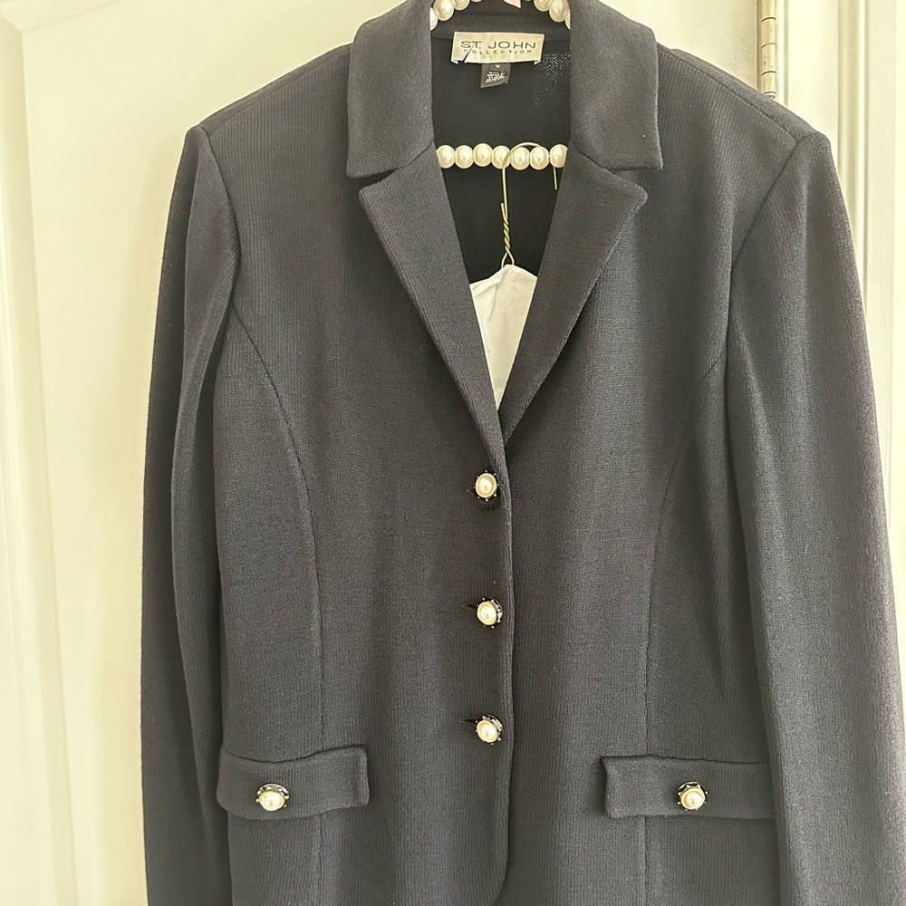 St.John knit skirt suit. Black. Size 16